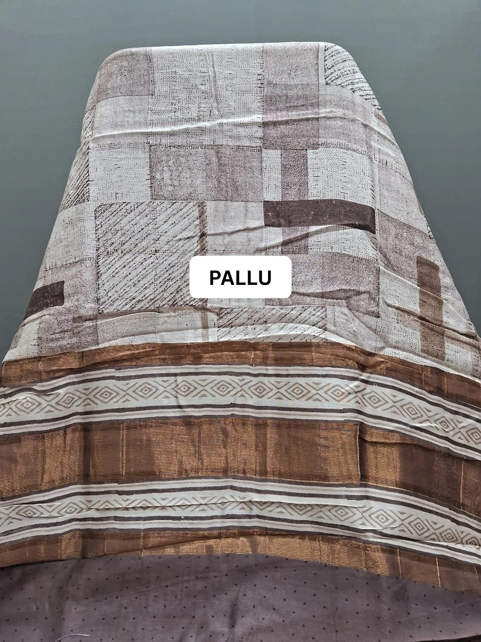 Opulent White Chanderi Saree pallu