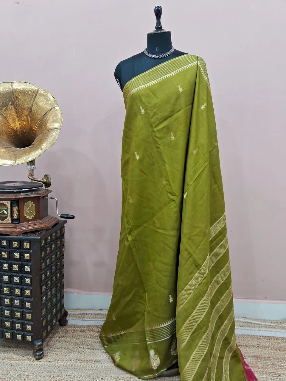 Mehandi Green Crepe Silk Saree