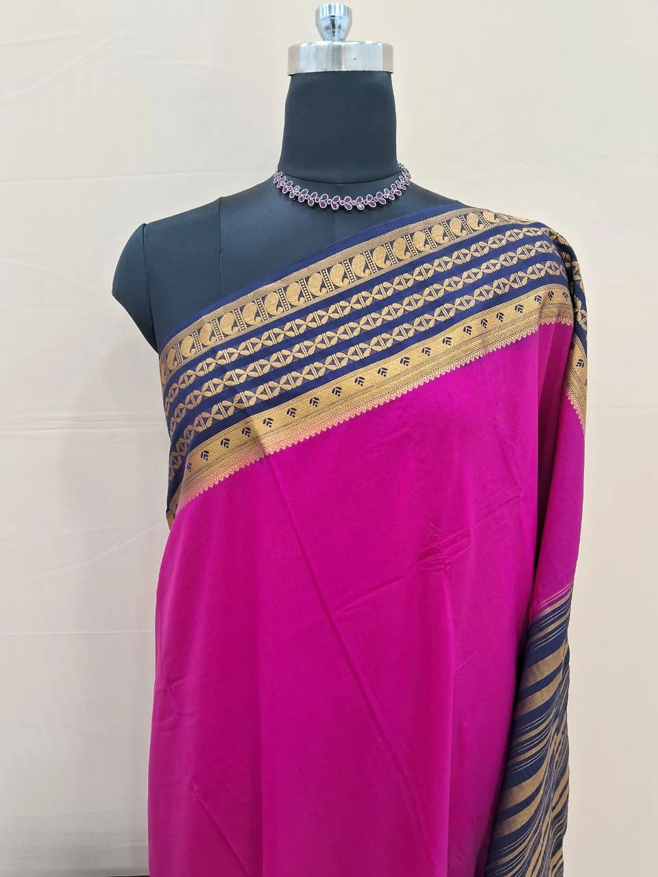 Graceful Rani Pink Plain Crepe Silk Saree 1