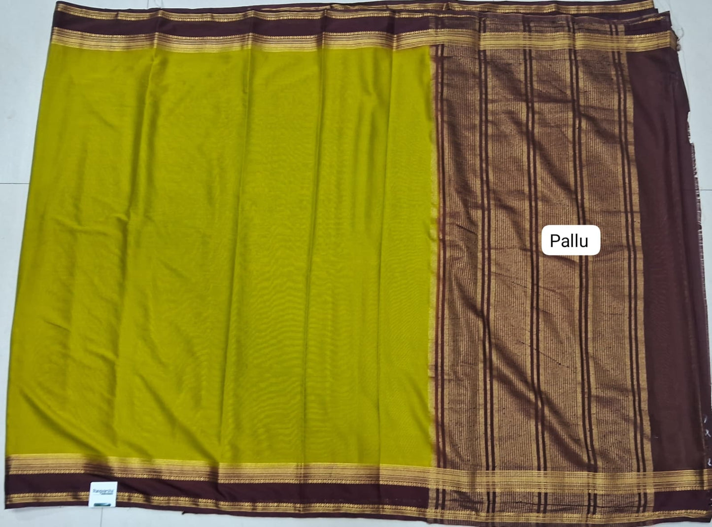 Parrot Green Plain Crepe Silk Saree pallu