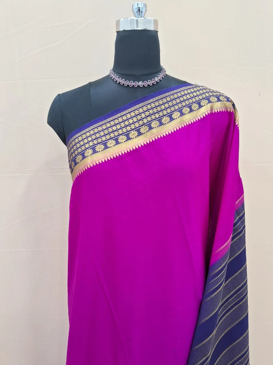 Magenta pink Plain Crepe Silk saree 1