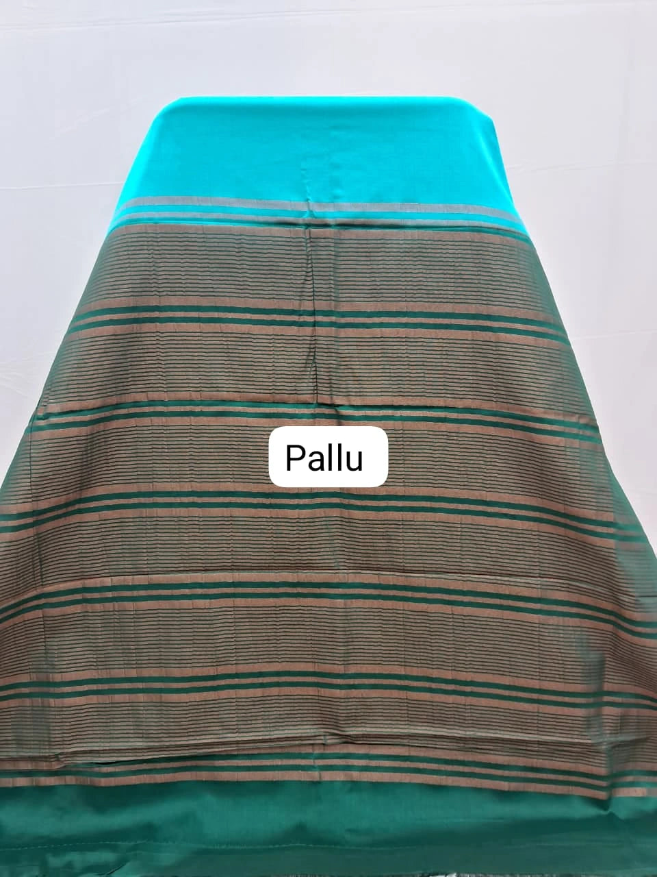 Rama Green Plain Crepe Silk Saree pallu