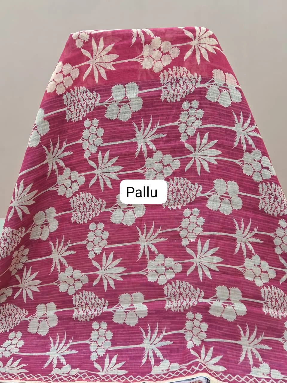 Graceful pink Chandheri saree pallu
