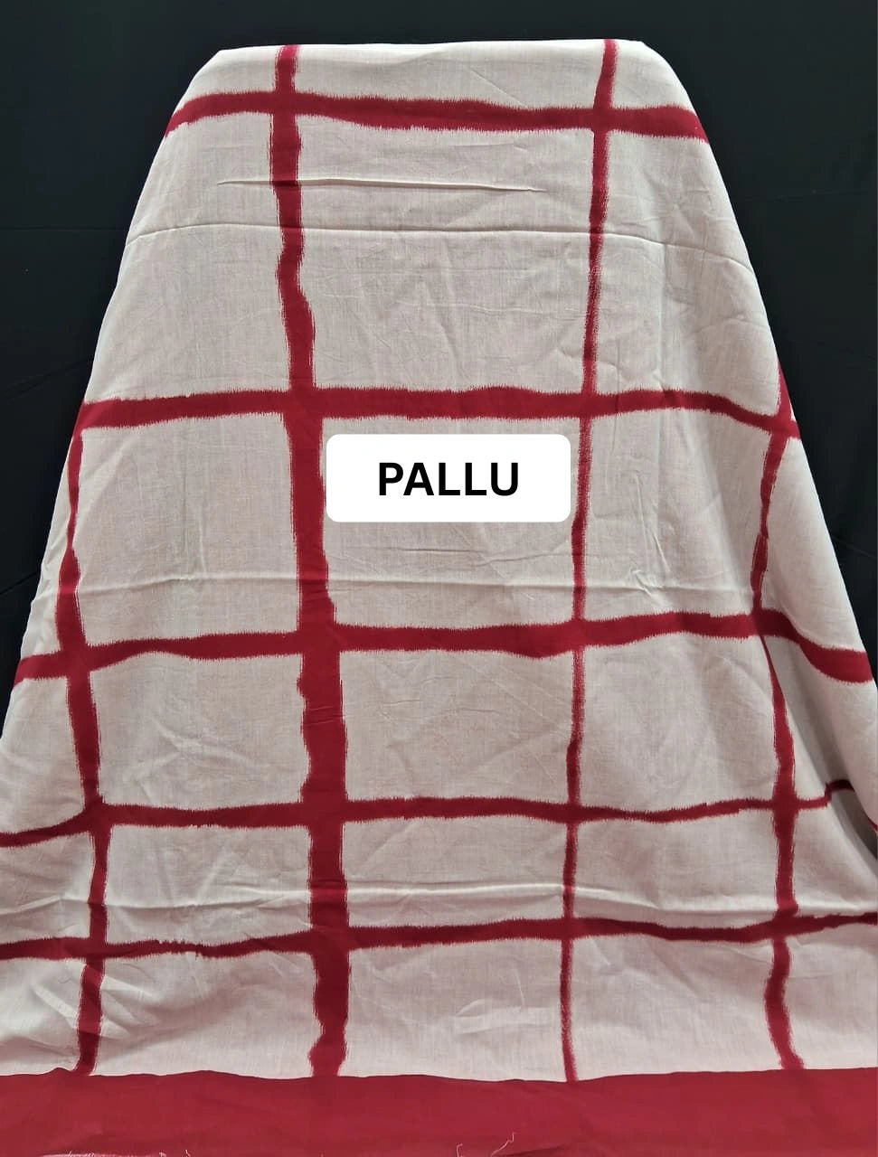 Bold Red & White Checkered Mulmul Cotton Saree pallu