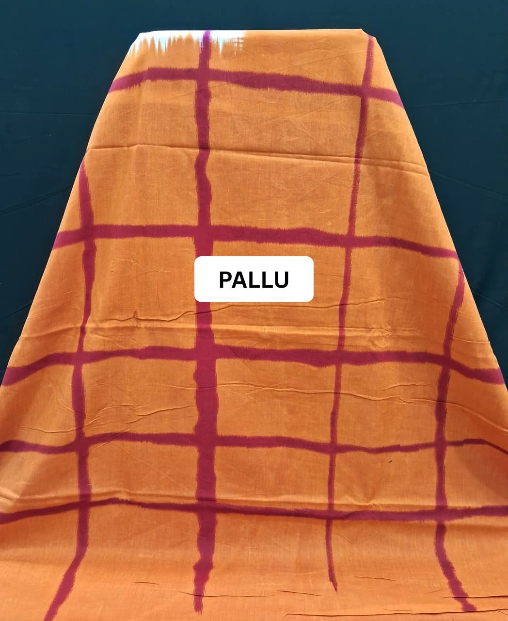 Shaded white and orange Mulmul Cotton Saree pallu