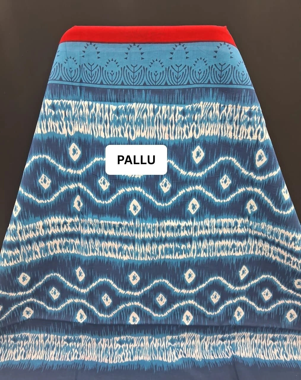 Vibrant Red & Indigo Blue Tie-Dye Mulmul Cotton Saree pallu