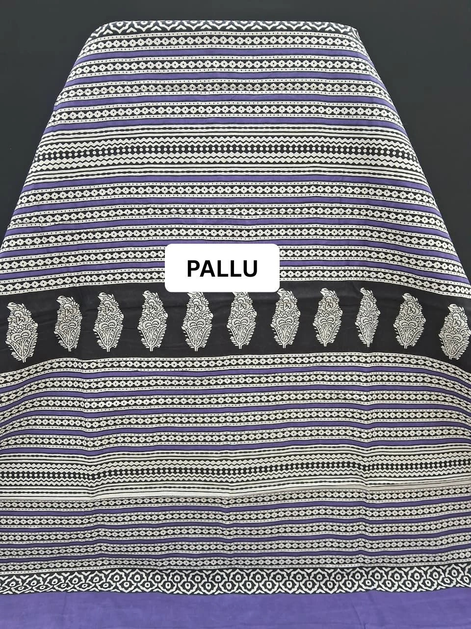 Lavender Bliss Floral Mulmul Cotton Saree pallu