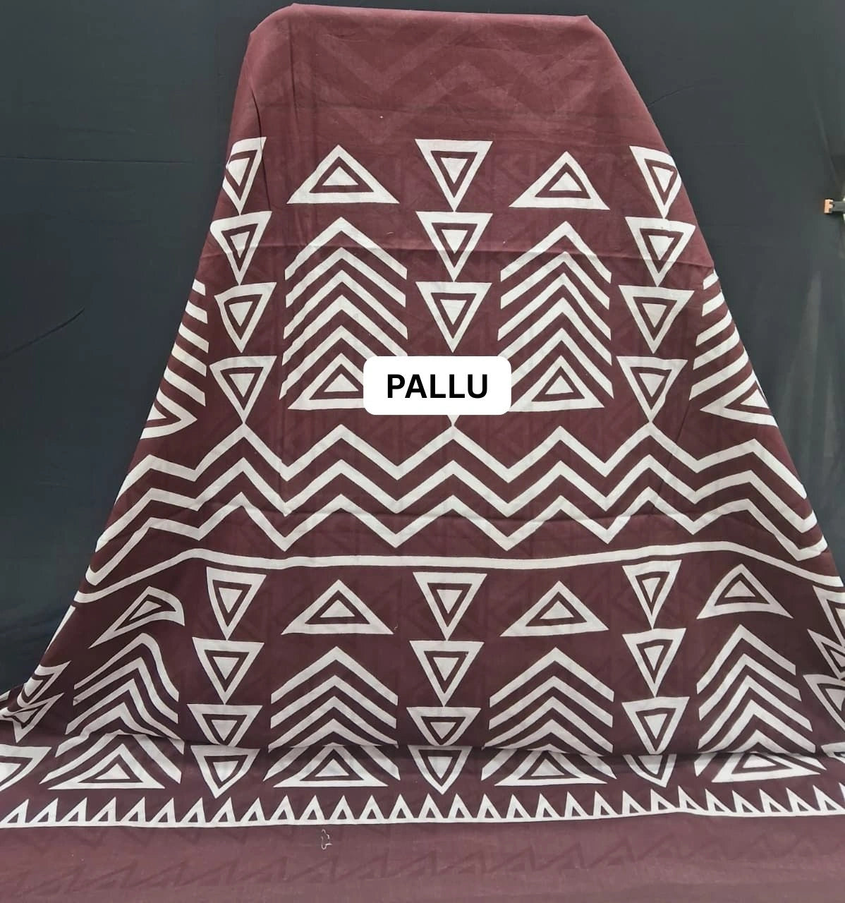 Chocolate Brown Mulmul Cotton Saree pallu