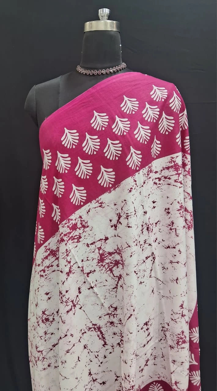 White & Magenta Mulmul Cotton Saree