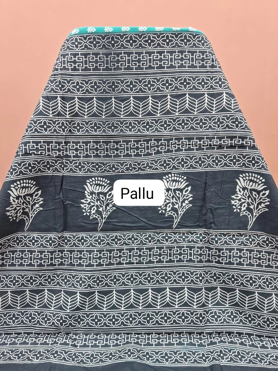Elegant Caribbean Blue Mulmul Cotton Saree pallu