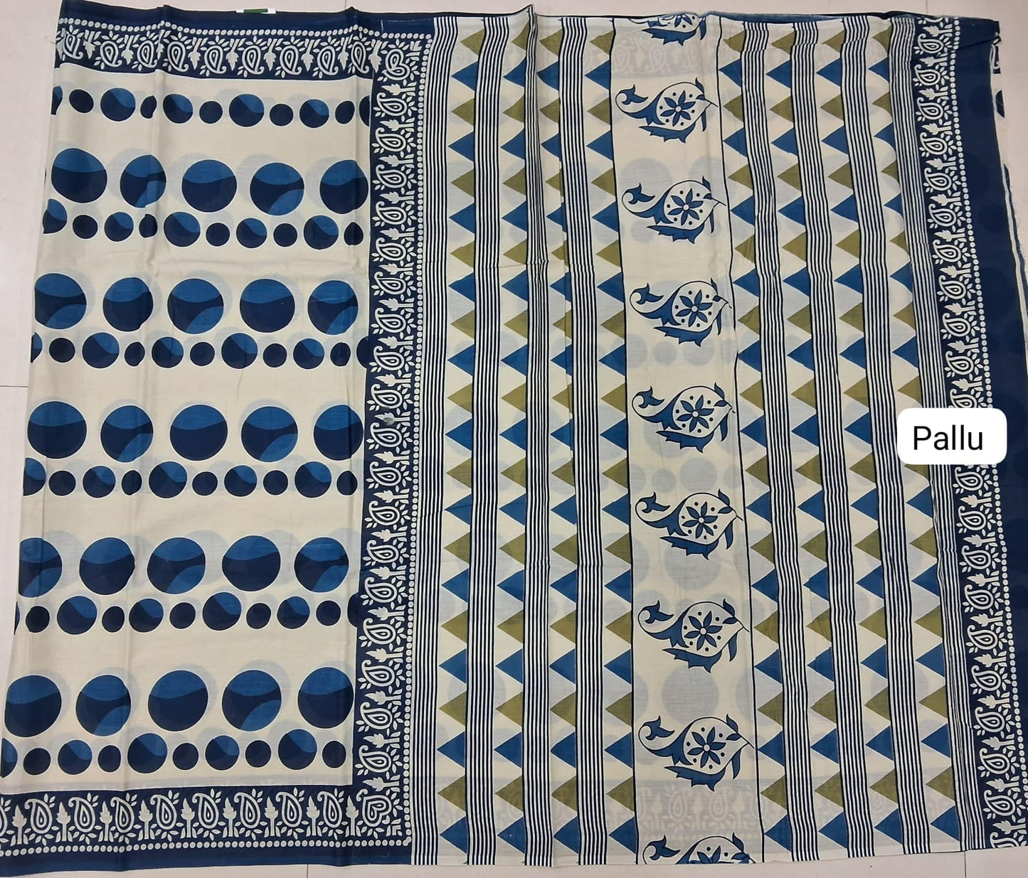 Cream Mulmul Cotton Saree pallu