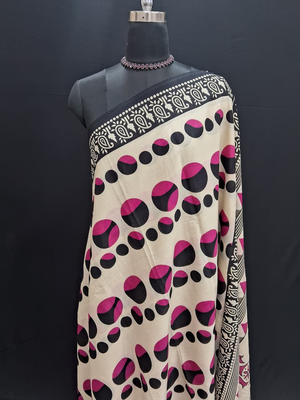 Cream, Black, and Magenta Geometric & Polka Dot Mulmul Cotton Saree 1