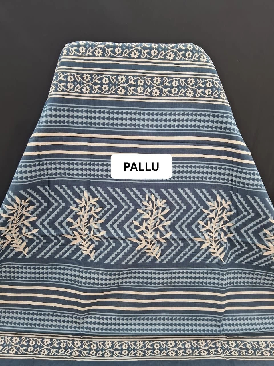 floral printed Dark Blue Mulmul Cotton Saree pallu