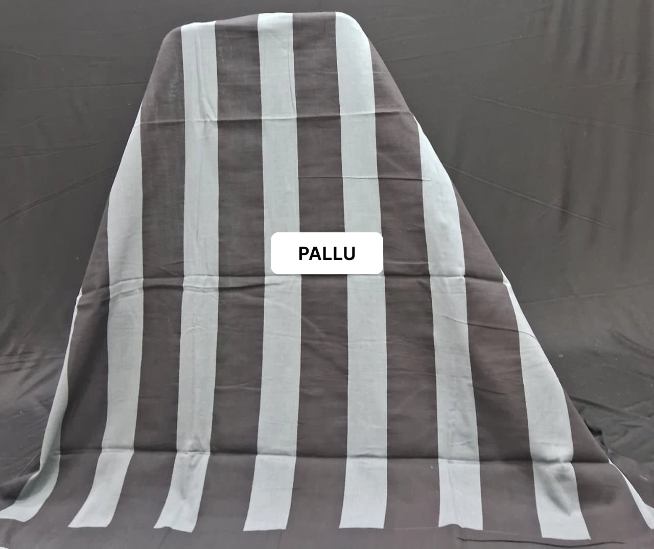 Metal Grey Mulmul Cotton Saree pallu