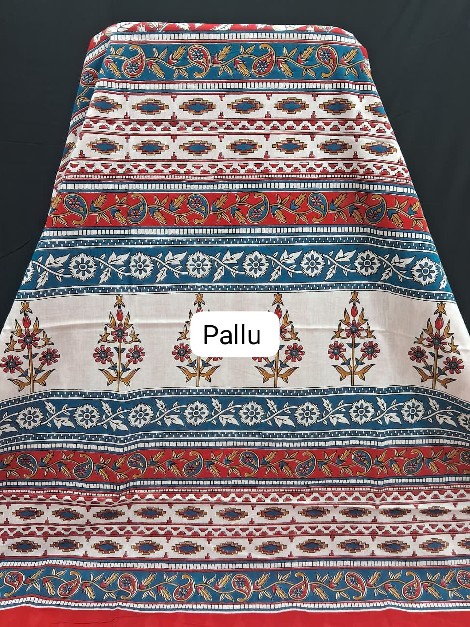 Bold Fire Red Mulmul cotton Saree pallu