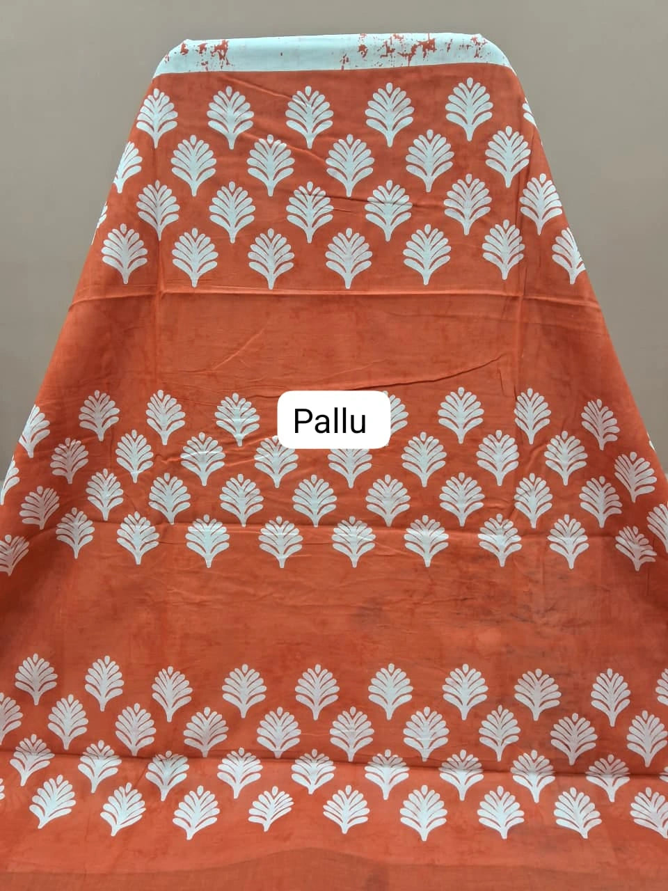 White mulmul cotton saree pallu