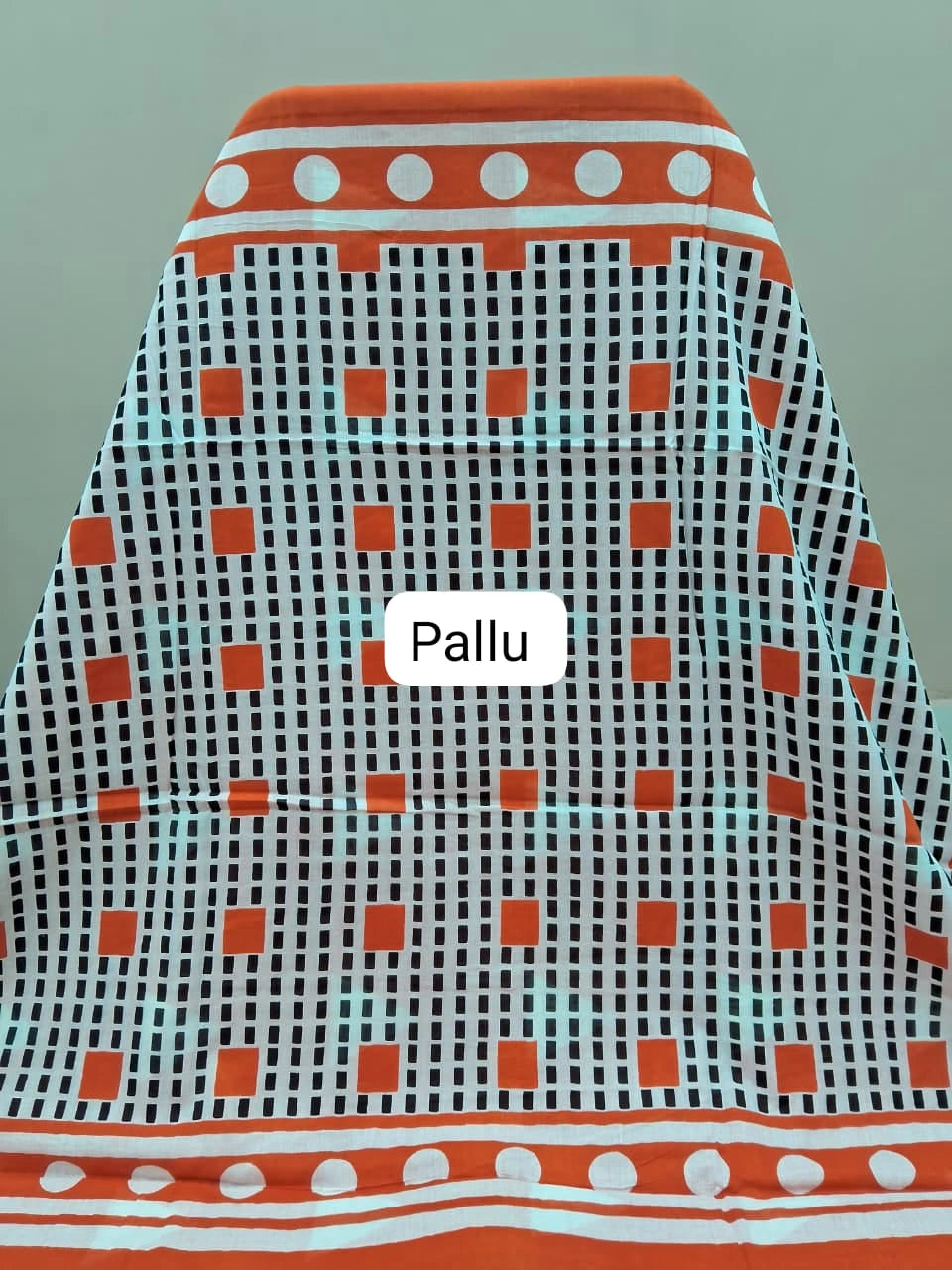 Dark orange mulmul cotton saree pallu
