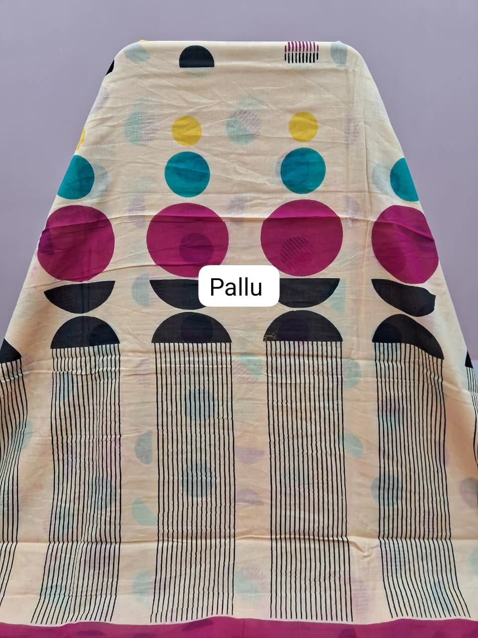 Elegant beige mulmul cotton saree  Pallu