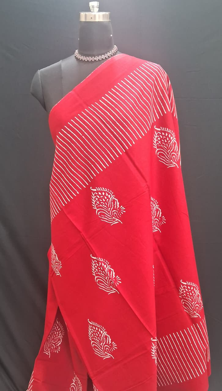 Crimson Charm with White Leaf Motifs Mulmul Cotton Saree 1