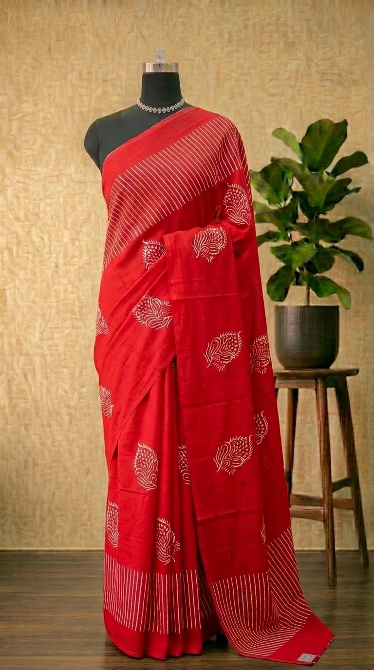 Crimson Charm Mulmul Cotton saree