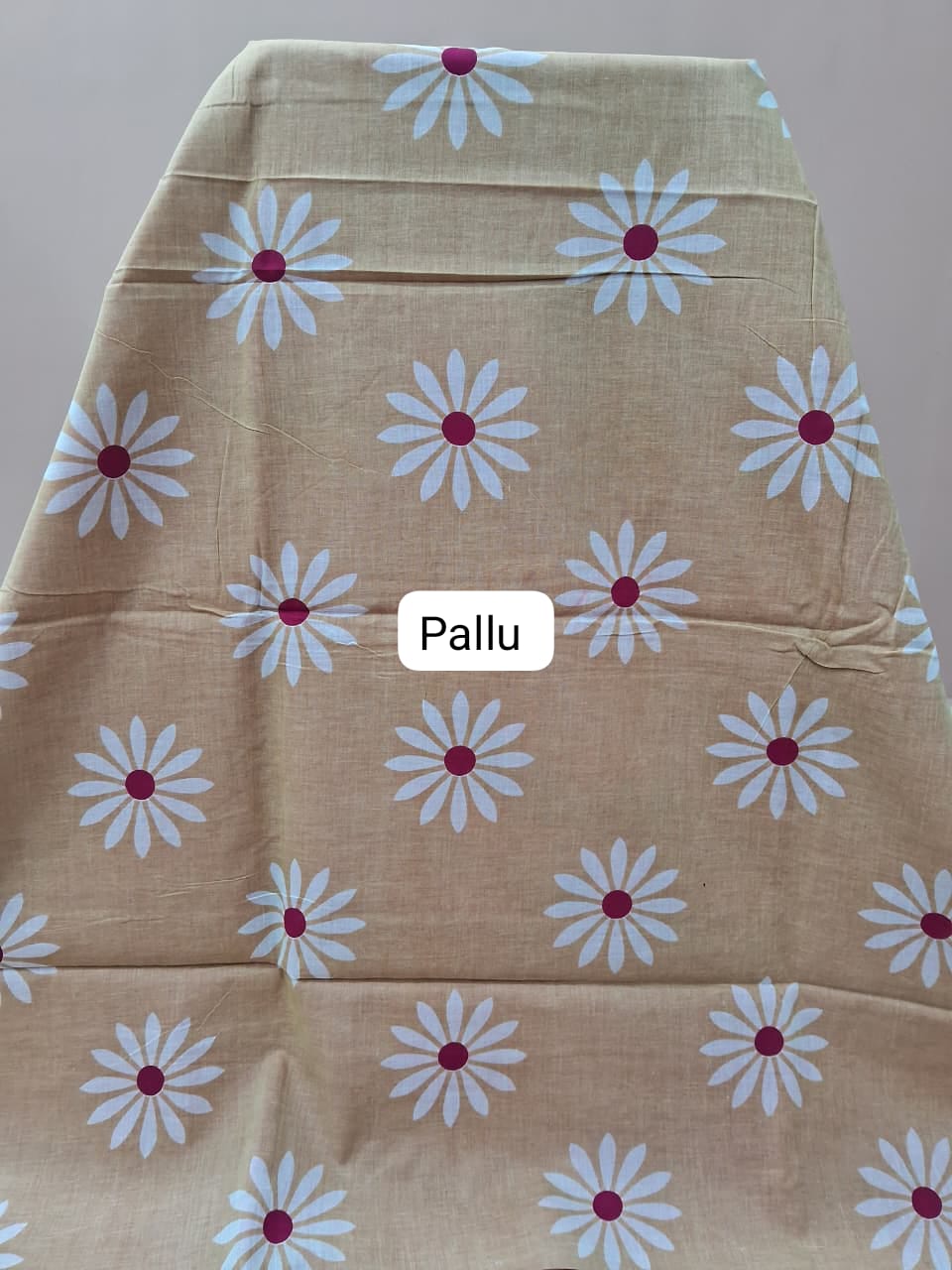 Beige Mulmul Cotton Saree pallu
