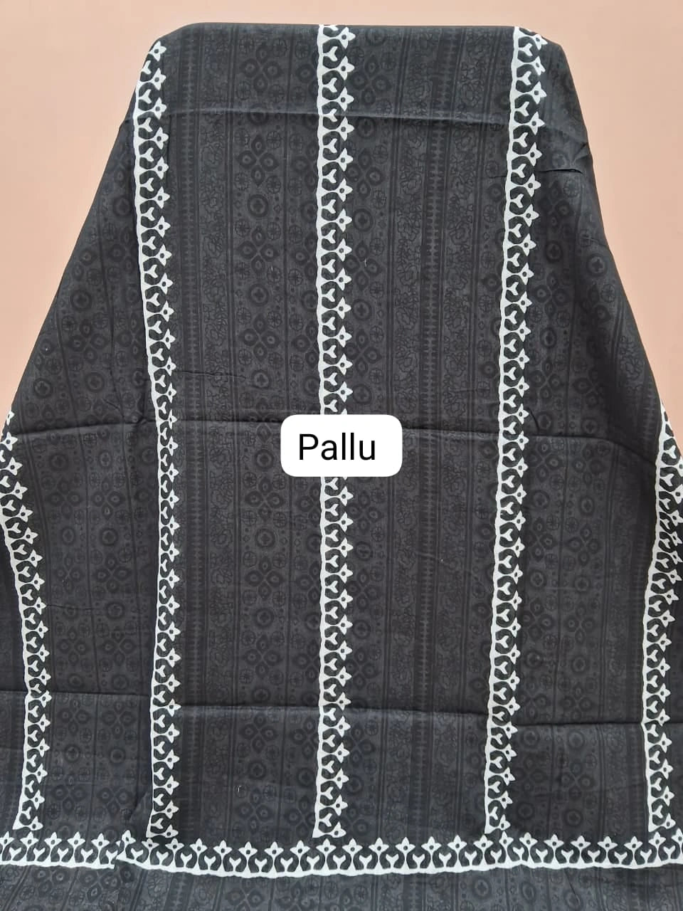 Black Mulmul Cotton Saree Pallu