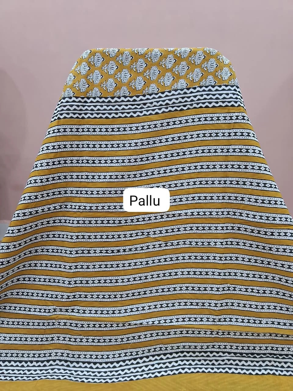 Light Mustard Yellow Mulmul Cotton Saree Pallu