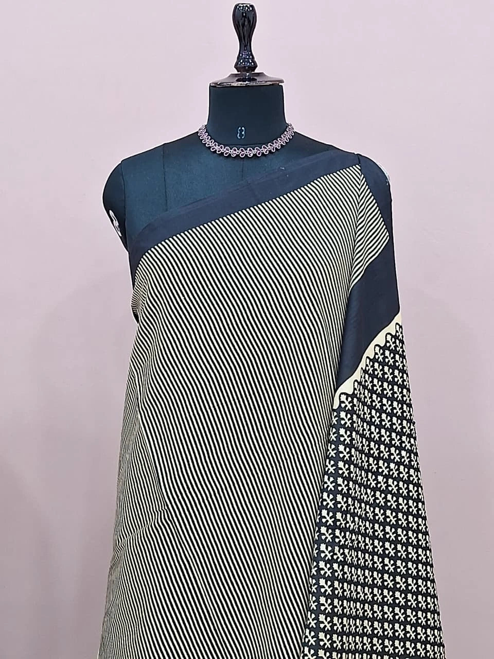 Black Mulmul Cotton Saree 1