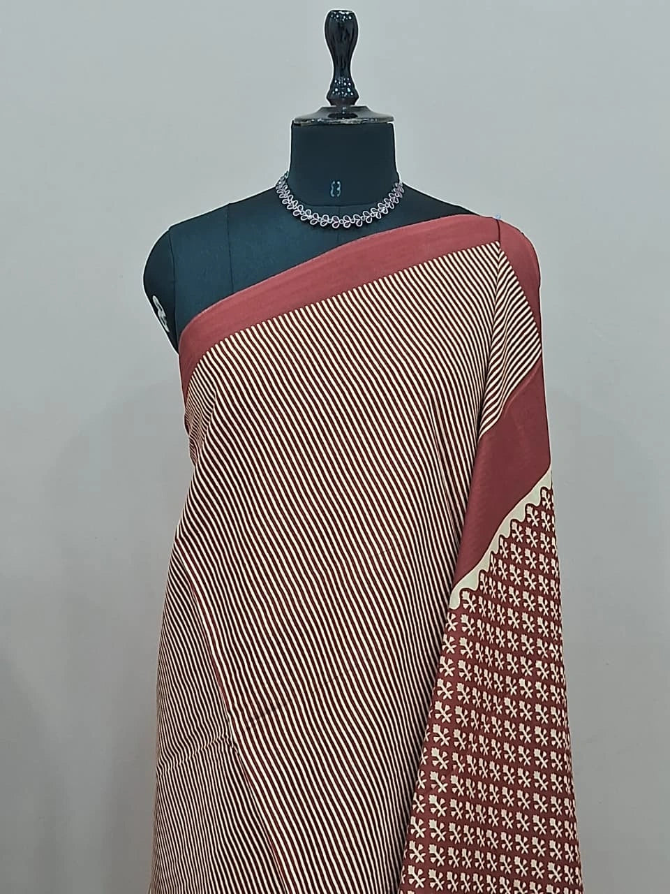 Brick Red Mulmul Cotton Saree 1