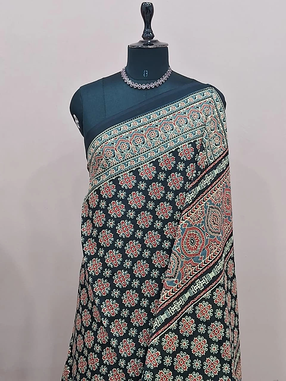 Black Mulmul Cotton Saree 1