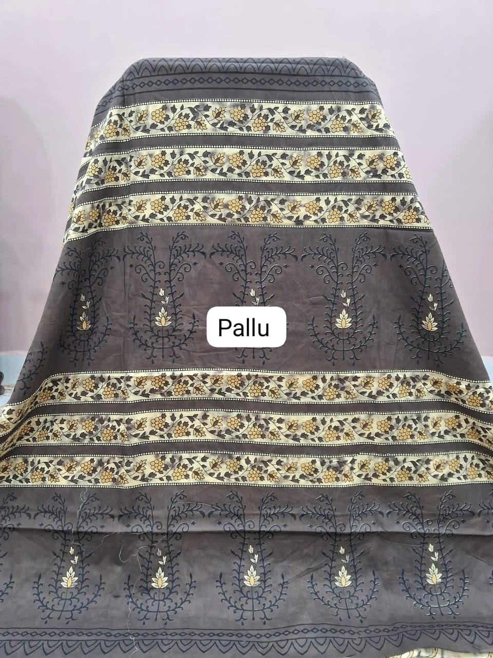 Beige and Walnut Brown Mulmul Cotton Saree Pallu