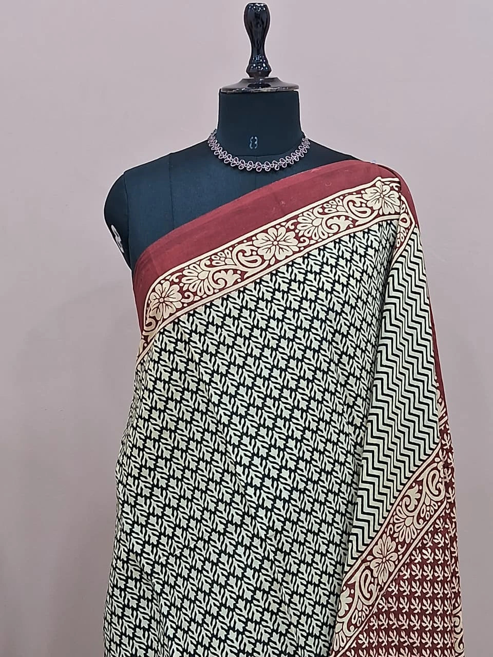 Black Mulmul Cotton Saree 1