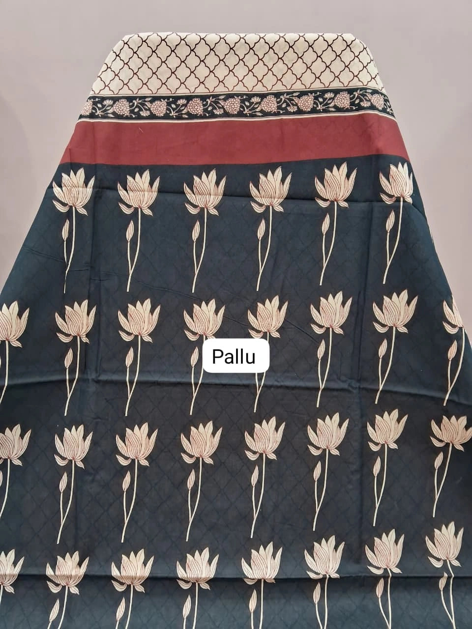 Dark Beige Mulmul Cotton Saree Pallu