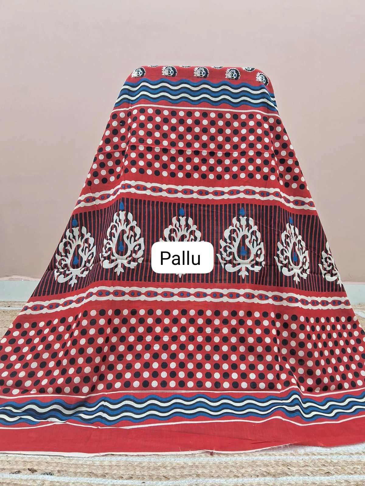 Tomato Red Mulmul Cotton Saree pallu
