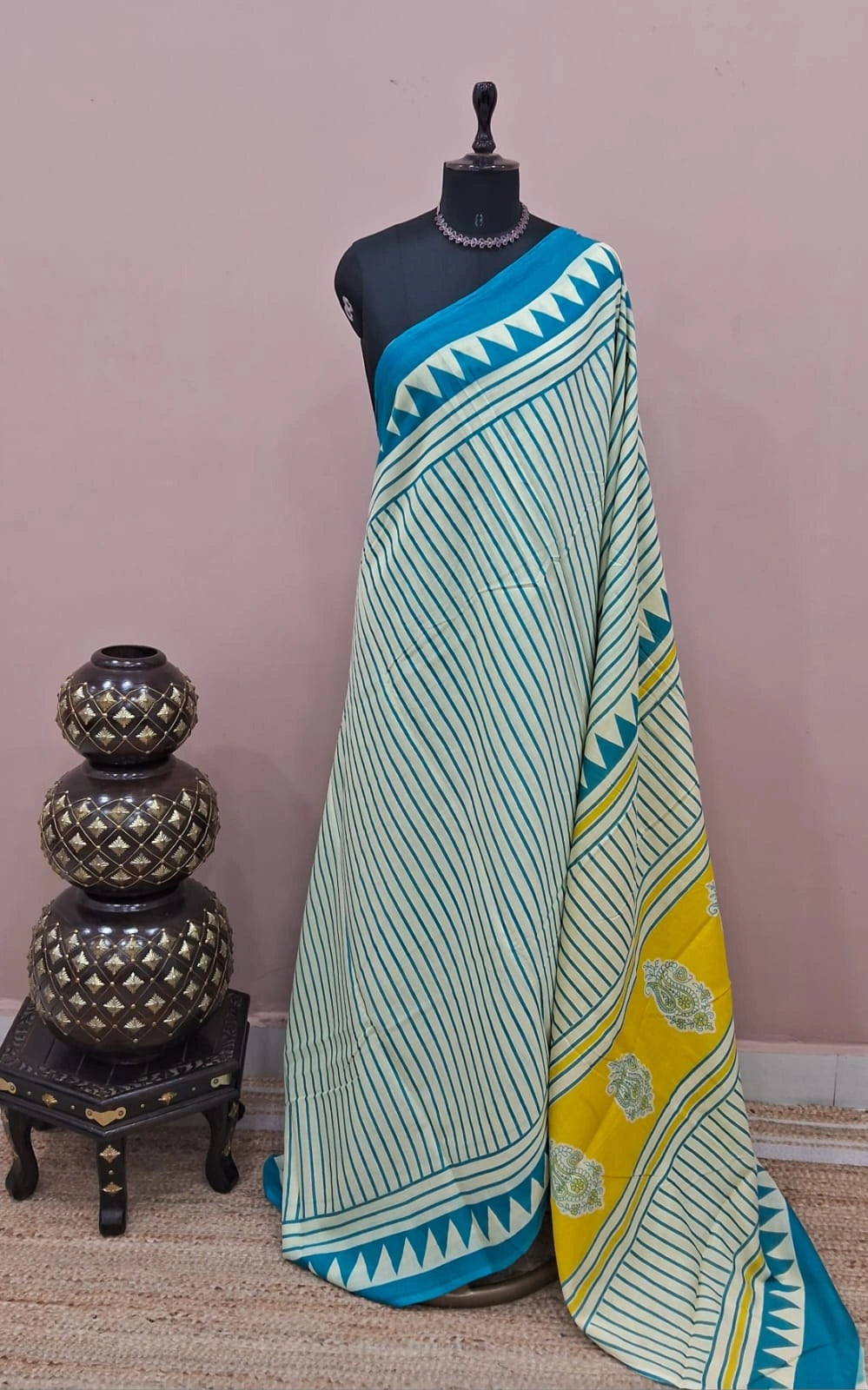 Off-White Mulmul Cotton Saree