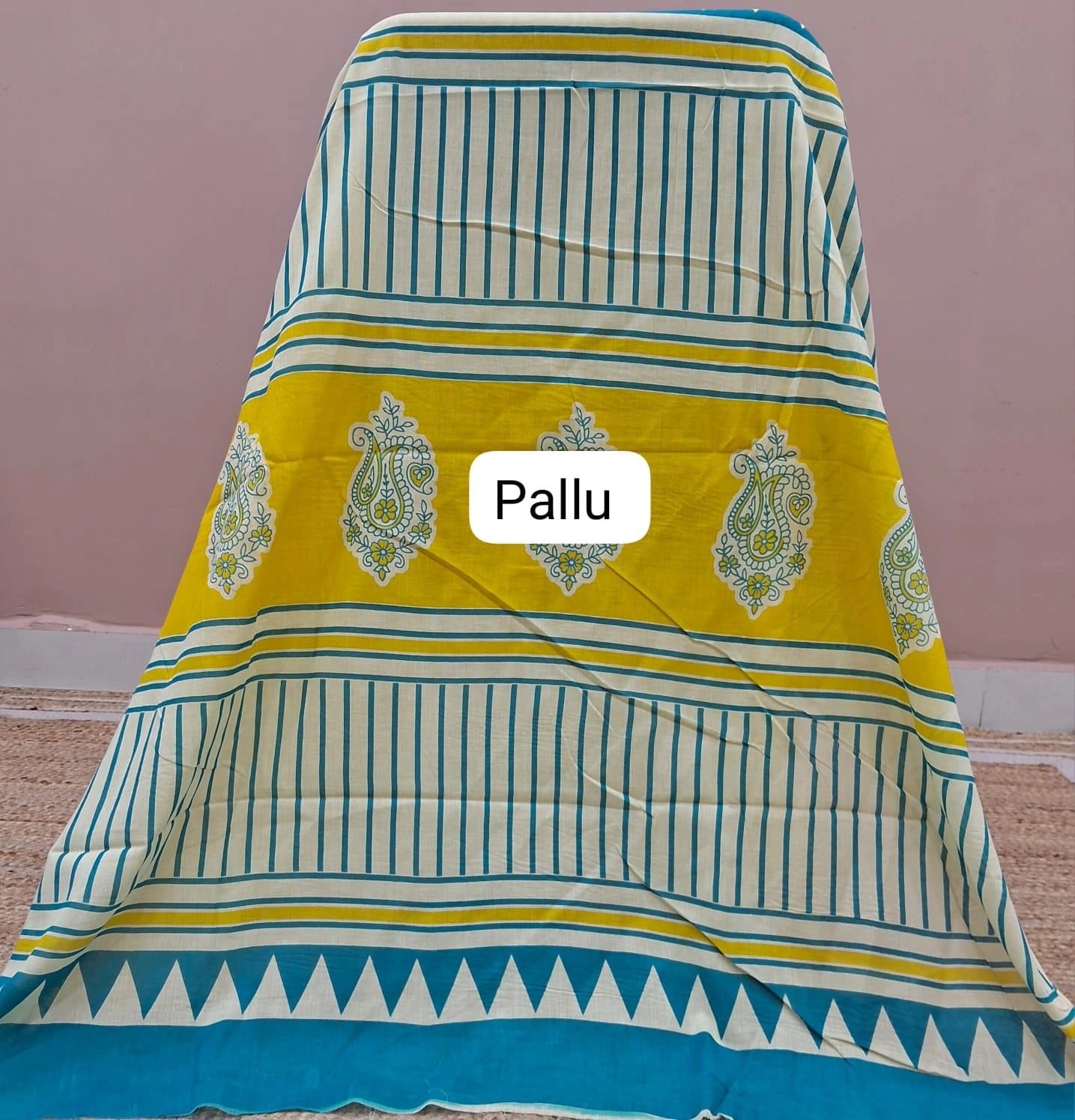 Off-White Mulmul Cotton Saree Pallu