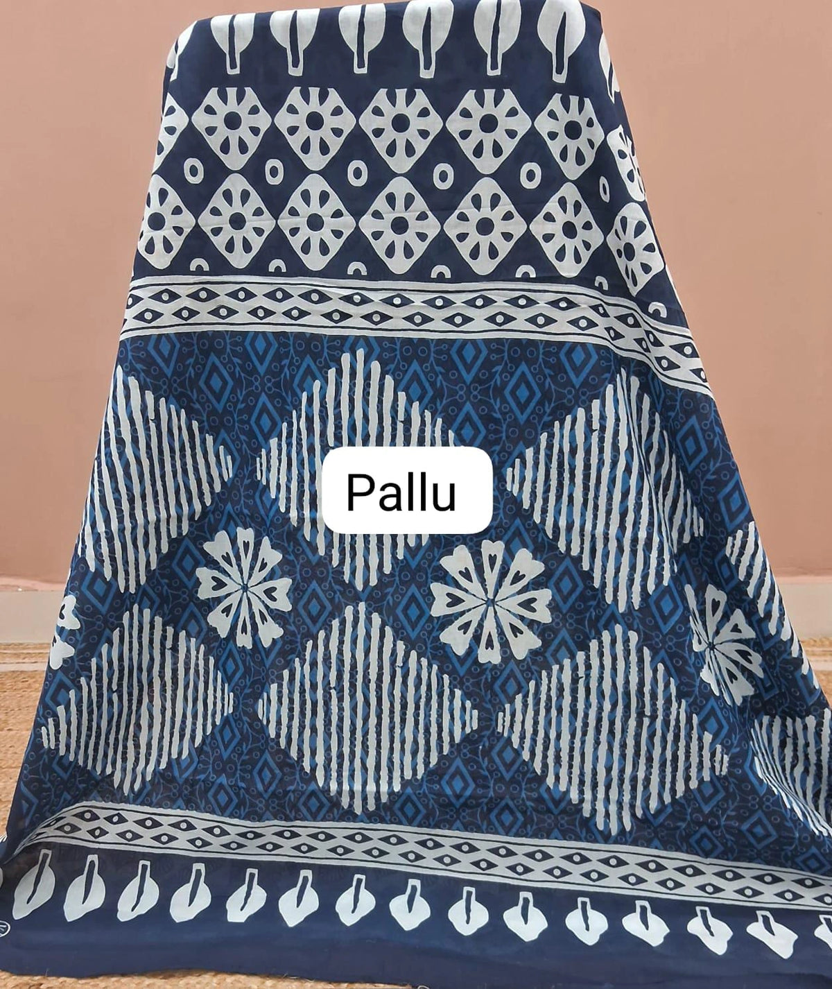 White Pure Mulmul Cotton Saree Pallu