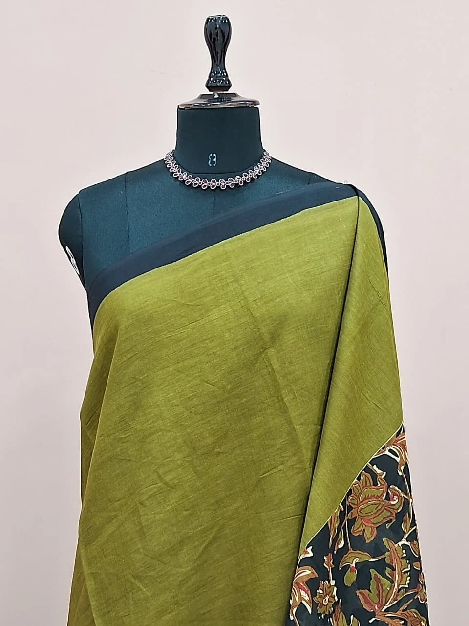 Olive Green Mulmul Cotton Saree 1