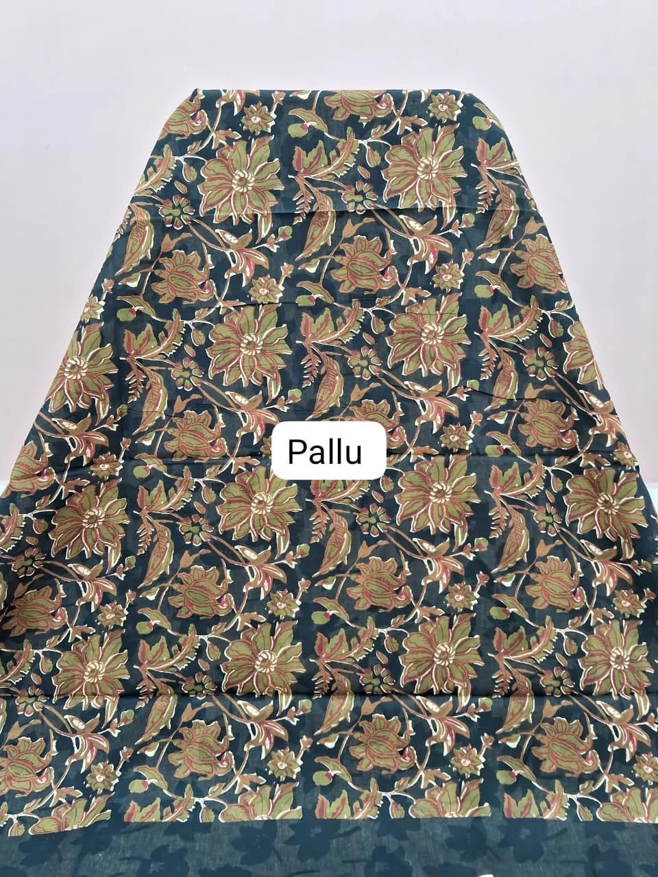 Olive Green Mulmul Cotton Saree Pallu
