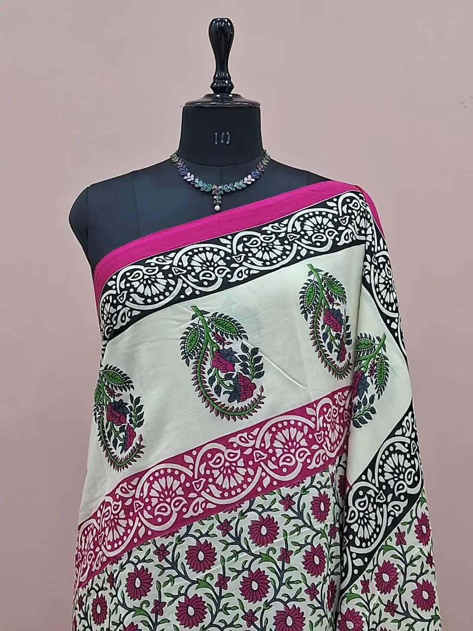 Off-White Mulmul Cotton Saree 1