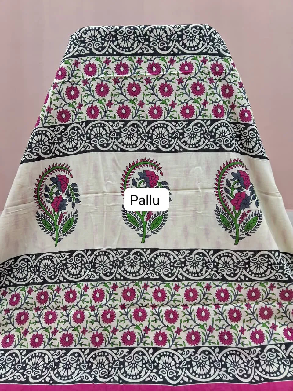 Off-White Mulmul Cotton Saree pallu
