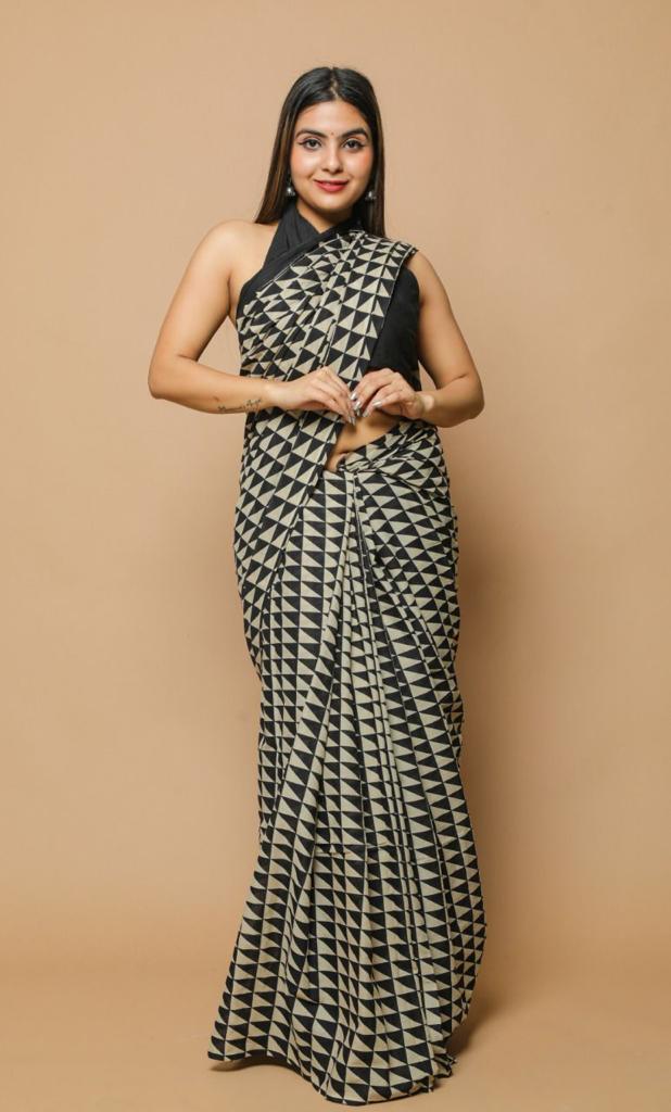 Elegant Black & Beige Geometric Mulmul Cotton Saree
