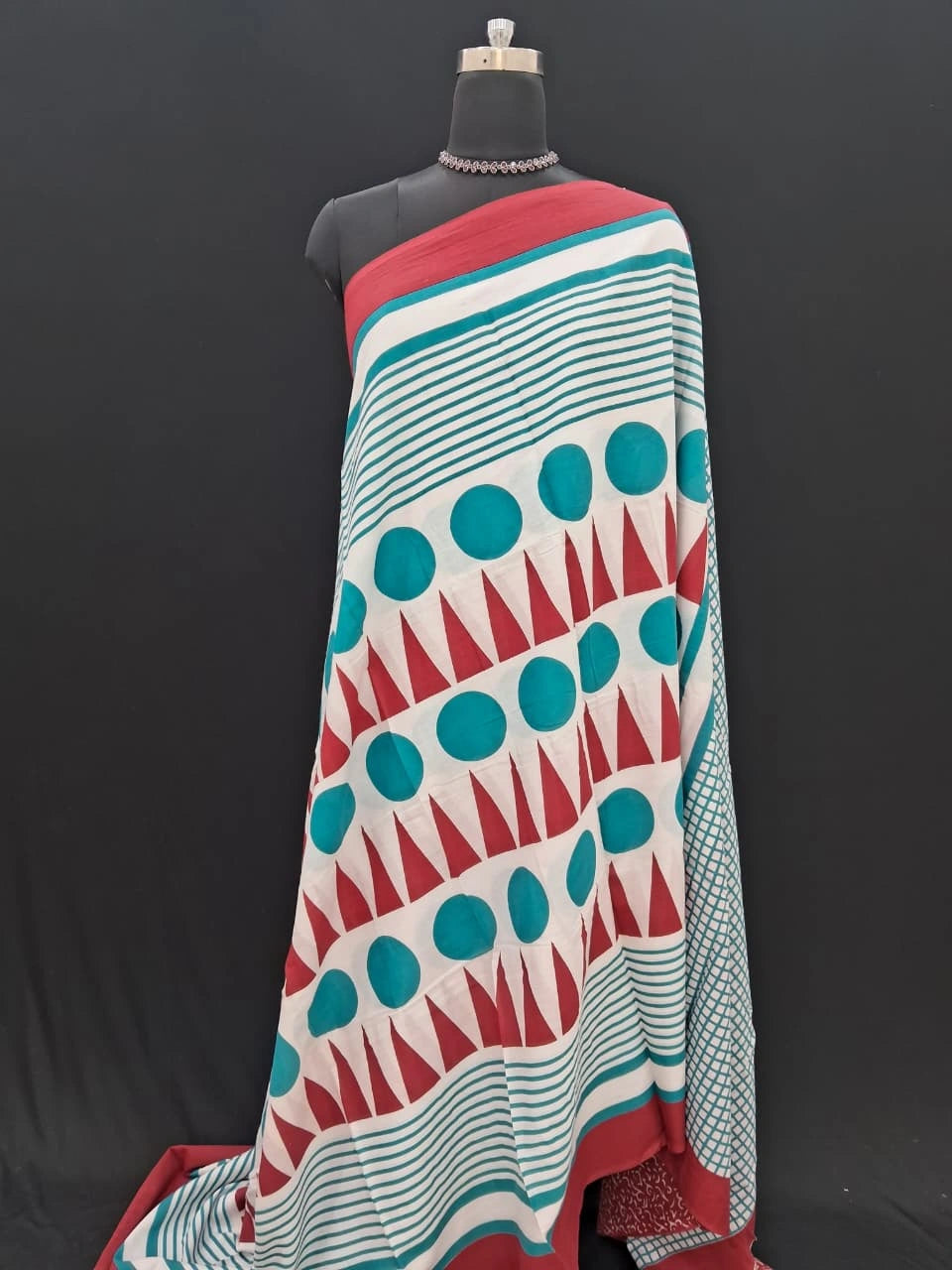 White mulmul cotton saree