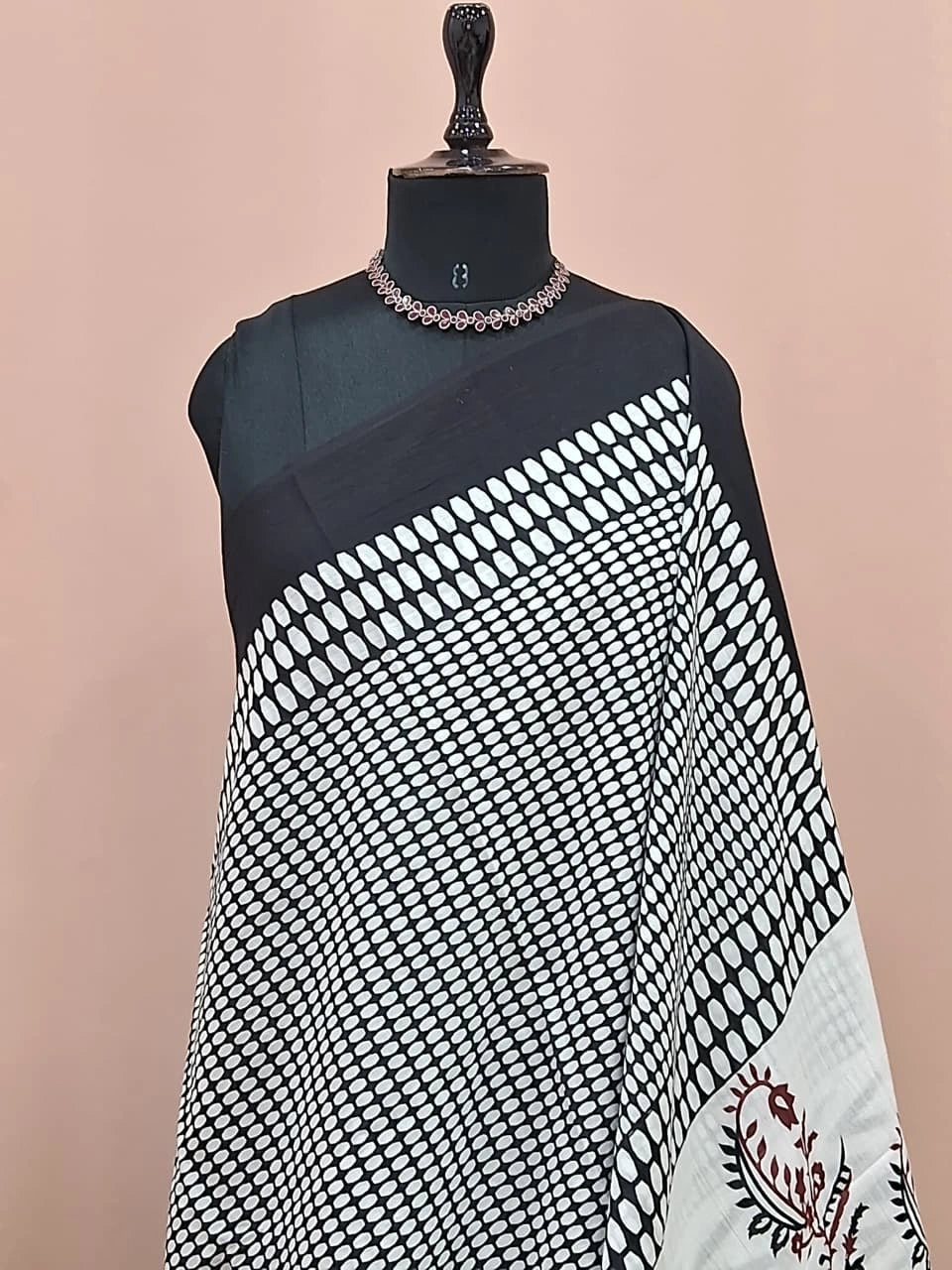 Black and White Mulmul Cotton Saree 1