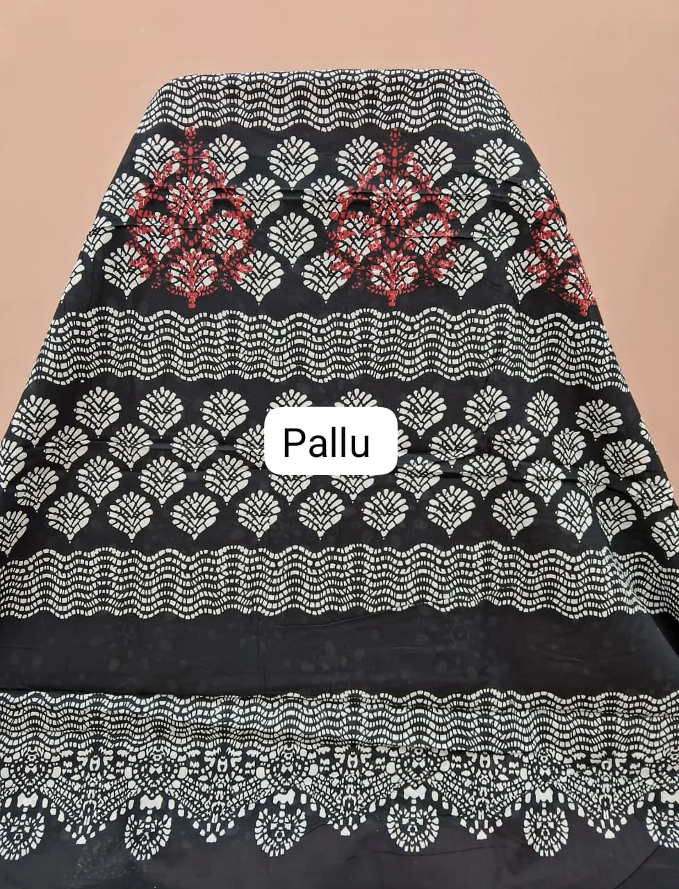 Rust Red Mulmul Cotton Saree Pallu