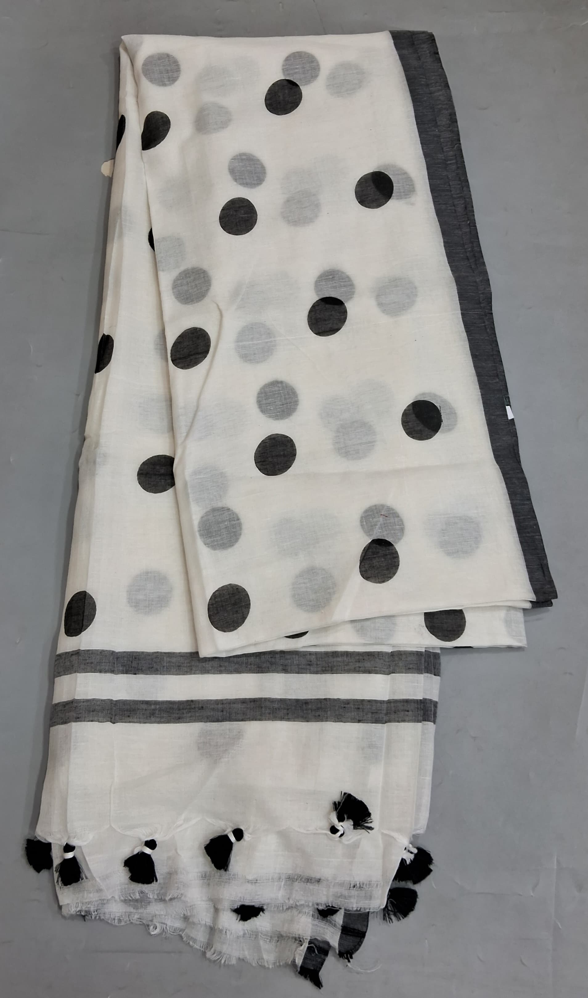 White Mulmul Cotton Saree 