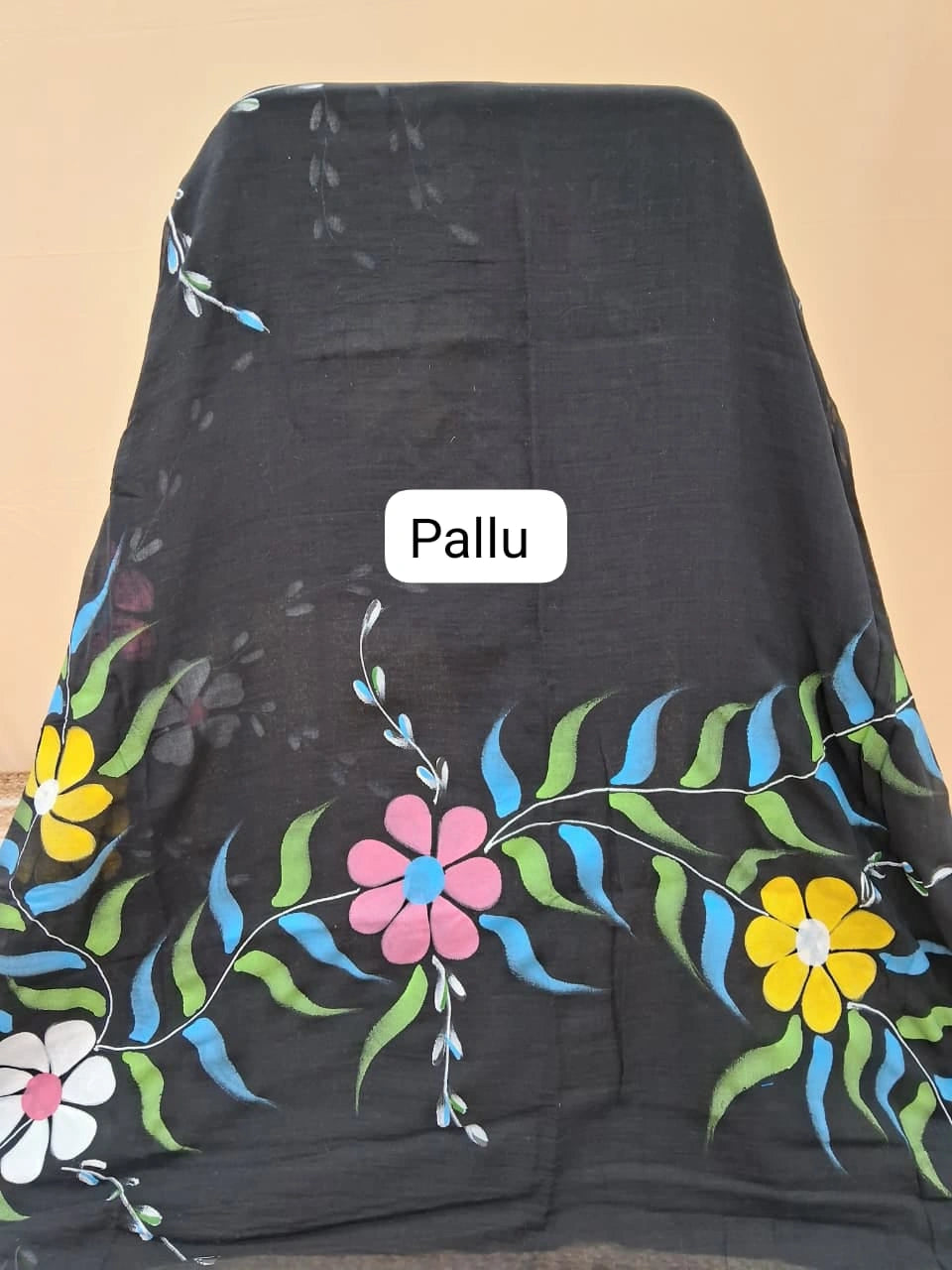 Elegant Black Floral Mulmul Cotton Saree Pallu