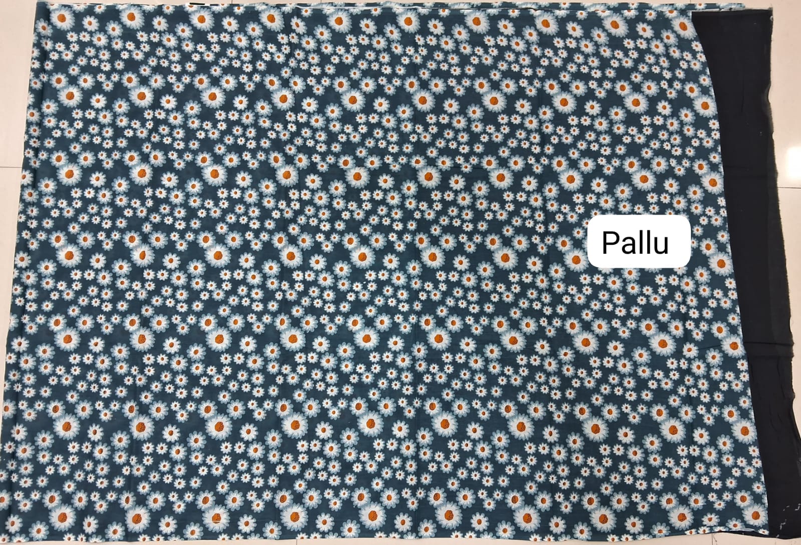 Greyish-Blue Mulmul Cotton Saree pallu