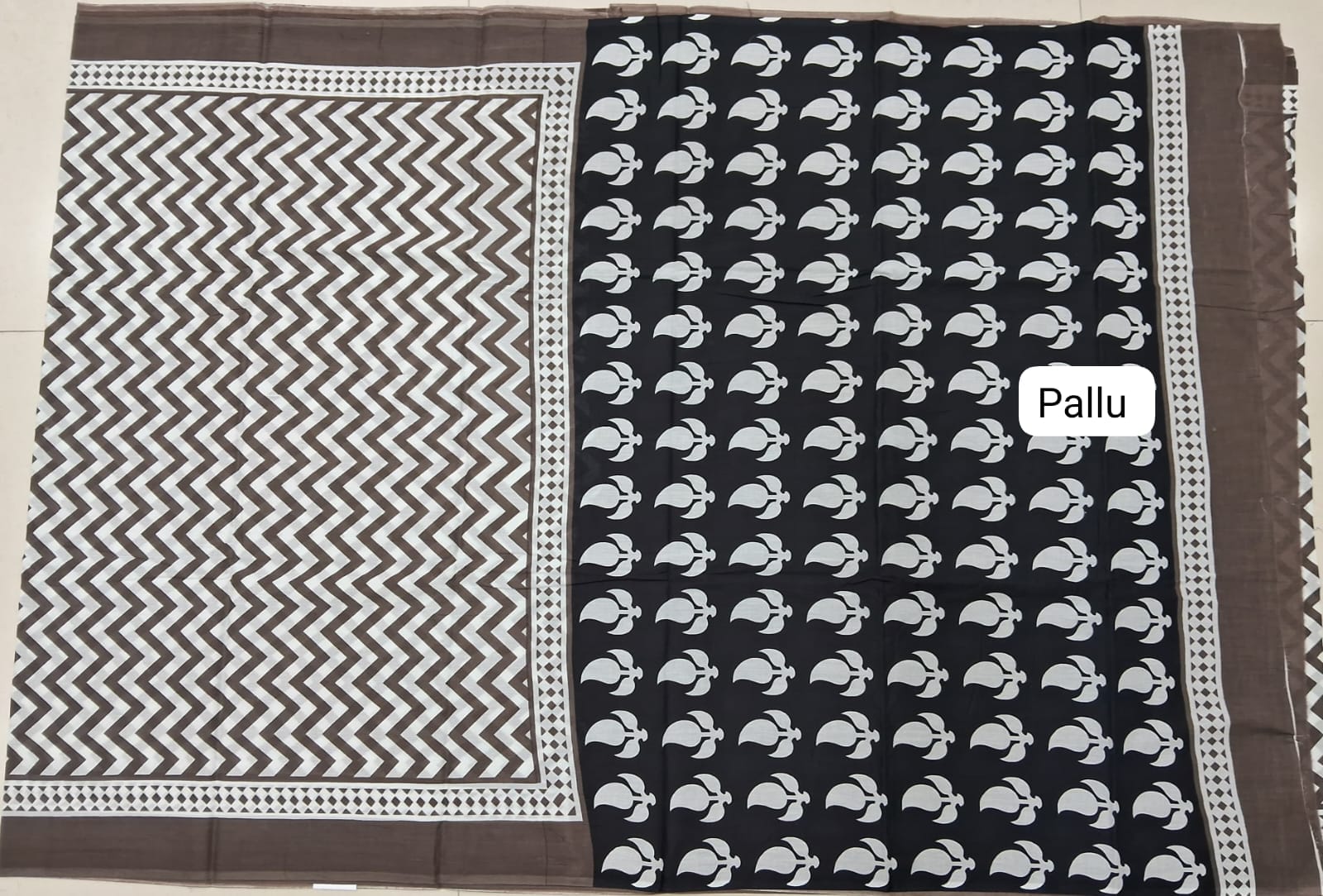 White Mulmul Cotton Saree Pallu