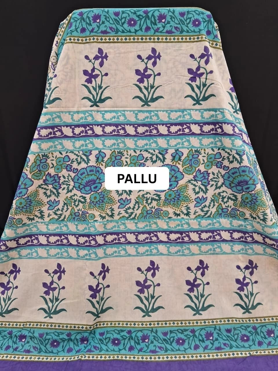 Lavender Meadow Mulmul Cotton Saree pallu